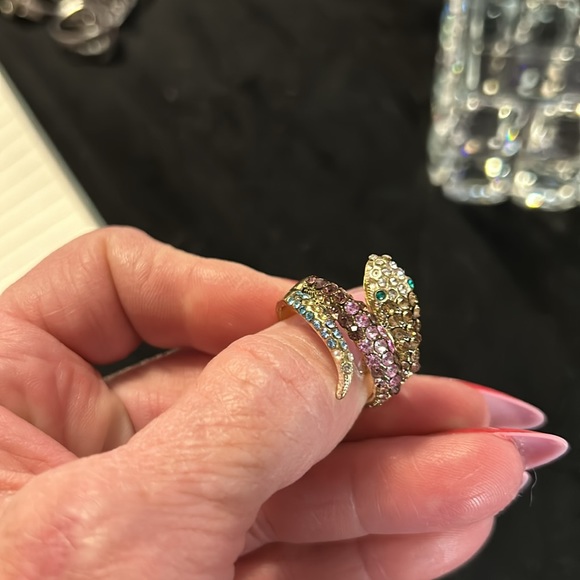 Ring - Picture 3 of 5